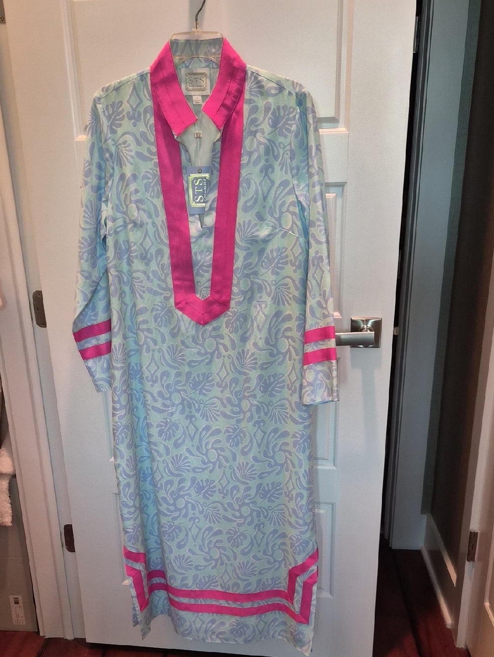 Sail to Sable Light Blue & Hot Pink Floral-Trim Caftan